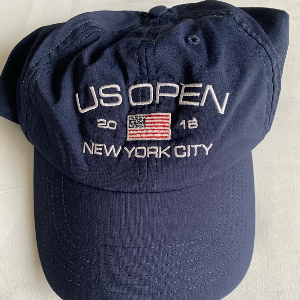 Official 2018 US OPEN navy blue hat. Has date, flag and location of event.